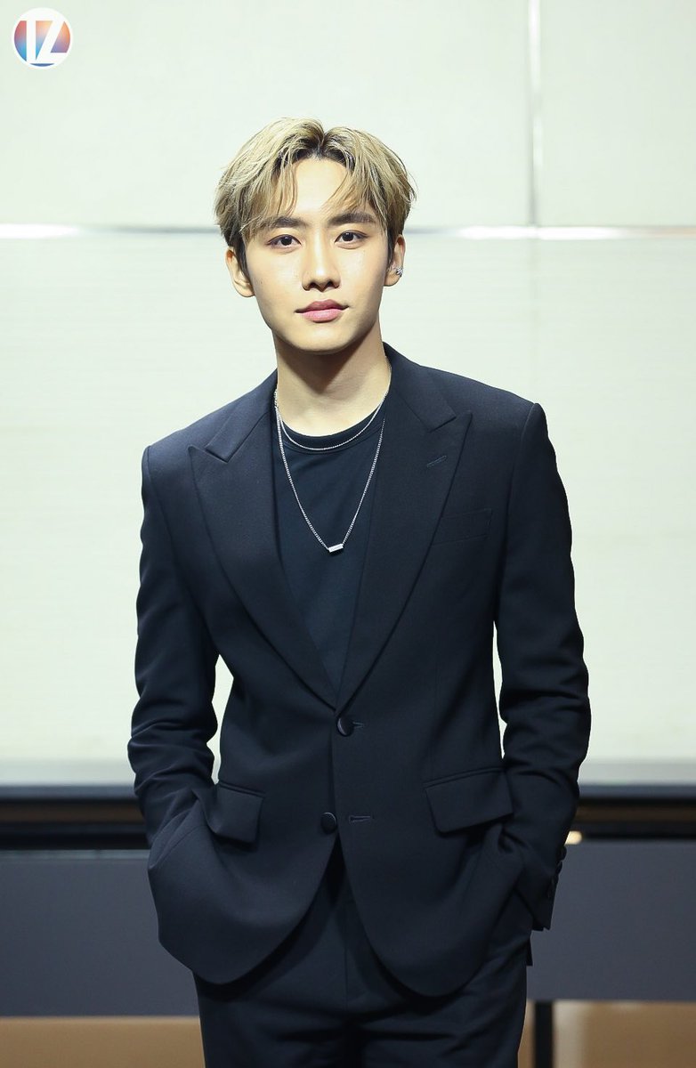 ZoonZones's tweet image. “มาร์ค ศิวัช”  ร่วมงานสุดยิ่งใหญ่ #Mchoice2022 นำทัพศิลปินดาราสุดฮอตร่วมเดินพรม มอบความสุขให้แฟนๆ แบบใกล้ชิด พร้อมแฟชั่นโชว์จากแบรนด์ดัง

#MSIWAT