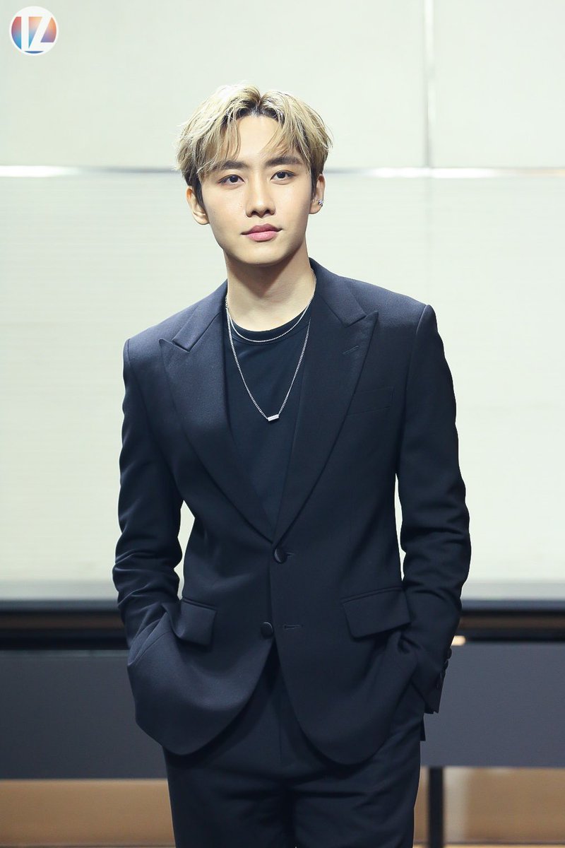 ZoonZones's tweet image. “มาร์ค ศิวัช”  ร่วมงานสุดยิ่งใหญ่ #Mchoice2022 นำทัพศิลปินดาราสุดฮอตร่วมเดินพรม มอบความสุขให้แฟนๆ แบบใกล้ชิด พร้อมแฟชั่นโชว์จากแบรนด์ดัง

#MSIWAT