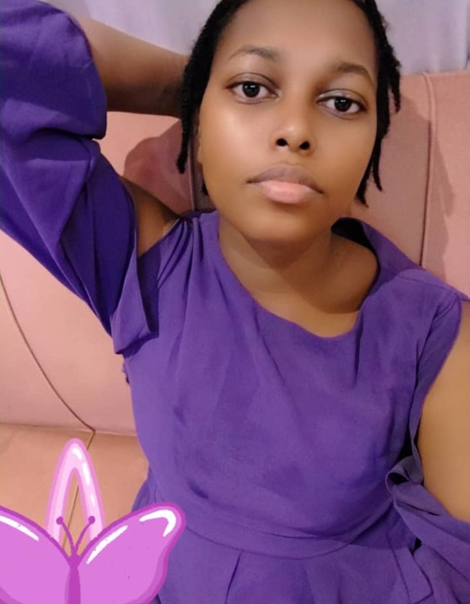 Brighto_Dynasty's tweet image. But who eats this girl?😳