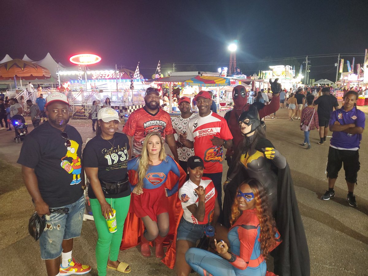 MidSouthSlings's tweet photo. @MidSouthSlings Family having fun at the @DeltaFair https://t.co/np93UkPaZd