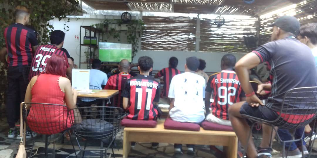 Milanista1899_'s tweet image. 📍La Habana
🤩 Nada mejor que compartir en Familia!
CON IL MILAN NEL CUORE ❤️🖤