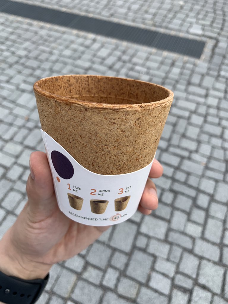 #DPG2022 Really memorable experience at the annual German Physics Conference. Chairing a session at the beginning, giving a oral presentation at the end, and having the chance to talk with the leading scientists during the conference…… And the eatable cups! Thanks, Regensburg!