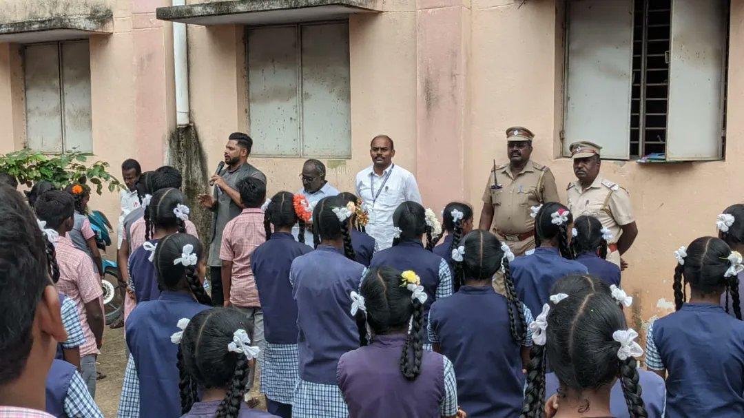 Mujahid_Akber's tweet photo. Anti drugs awareness &amp;  Cyber crime awareness at Alinjikuppam Higher secondary school
#cybersecuritytraining #cyber #security #tnpolice @VellorePolice @sp_tirupathur @cyberabadpolice https://t.co/LzBmuV2bwZ