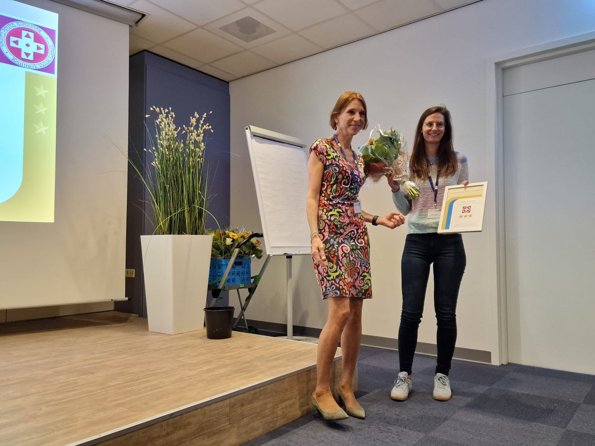 Tijdens <a href="/dutchsimulation/">DSSH</a> congres hebben twee van onze #VirtualReality en #AugmentedReality #SeriousGames een #keurmerk ontvangen! Trots op <a href="/judybakker/">Judy Bakker</a> <a href="/Omring/">Omring</a> en <a href="/HanneHuygelier/">Huygelier Hanne</a> @neuropsylab et al die hard aan de games, onderzoek en doorontwikkeling werken <a href="/SMARTneurolab/">SMARTneurolab</a>