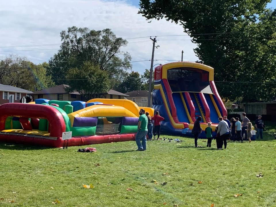 UrbandaleCSD's tweet photo. Save the Date! 5th Annual @KA_UCSD & @VAL_UCSD Fall Festival! Saturday, October 22 from 10am-3pm. Shop 40+ vendors & crafters, enjoy free inflatables, princess & superhero meet & greets & train rides for the kids. #KApride #VALpride https://t.co/vAkDpB9dvY https://t.co/cqTudFbfBT