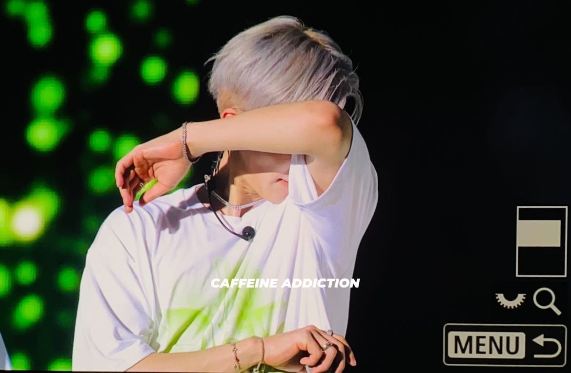 2 es alias jaemin Jeno akhirnya nangis juga 😭
Jelas banget seberapa berartinya konser kali ini 😭 setelah badai yang berat banget kemarin akhirnya sekarang pelangi yang datang 🌈💚#THEDREAMSHOW2_DAY2