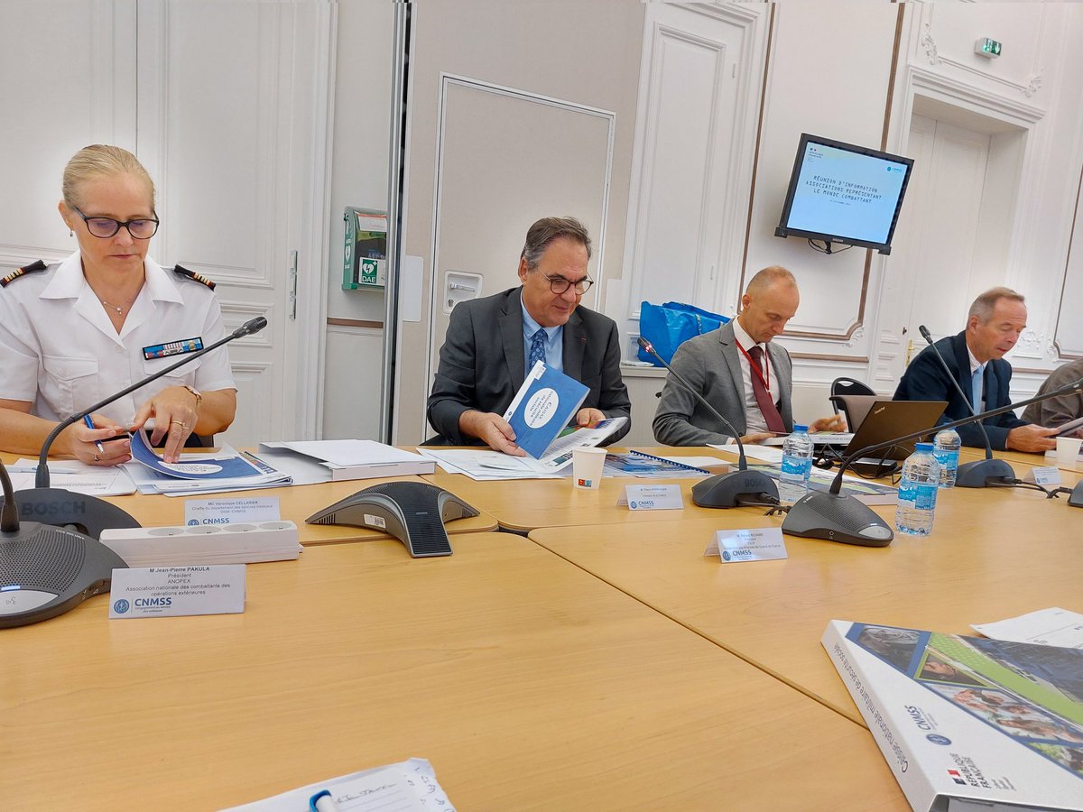 ANOPEX1's tweet photo. L'#ANOPEX a participé à  la réunion d'information d'associations du monde combattant ce 9 septembre à la @Cnmss_fr à Paris pour un point de situation des actions menées pour les pensionnés #PMI, sur les maisons #ATHOS et la #MNBS avec le @SGArmees et l'#ONACVG https://t.co/JspjKNYwdf