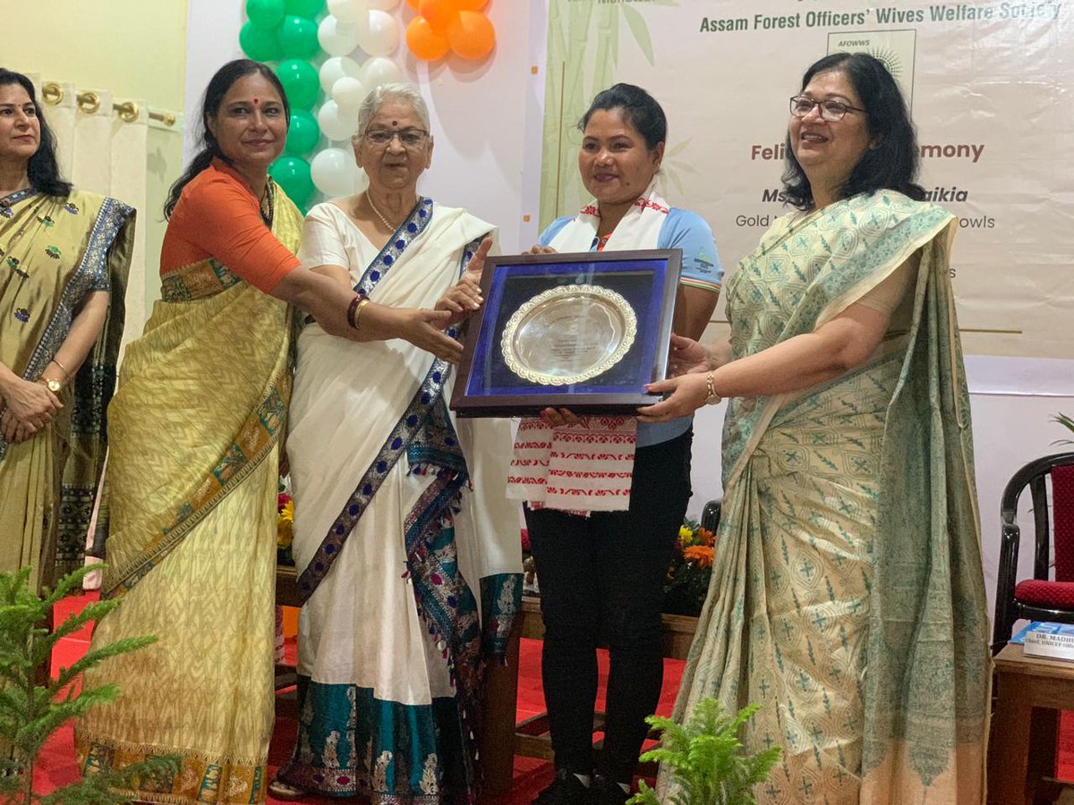 JonathanMadhu's tweet photo. #InspiringFriday! Energised after meeting Nayanmoni Saikia, Gold medalist in Lawn Bowls, Birmingham Commonwealth Games 2022 this morning! Pride of @assamforest - An inspiration for young girls and boys of Assam! AFOWW @UNICEFIndia https://t.co/3TDRERyrWu