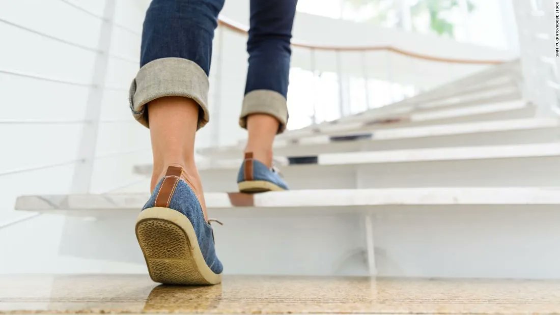 Just 2 minutes of walking after eating can help blood sugar, study says #walking #physicalactivity #lifestylemedicine #bloodsugar <a href="/ILMLifestyleMed/">ILM</a> <a href="/ACLifeMed/">American College of Lifestyle Medicine</a> <a href="/ASLMLifeMed/">Lifestyle Medicine</a> <a href="/TrueHealthINIT/">TrueHealthInitiative</a> <a href="/IntDiabetesFed/">Int. Diabetes Fed.</a> buff.ly/3D4x5oC
