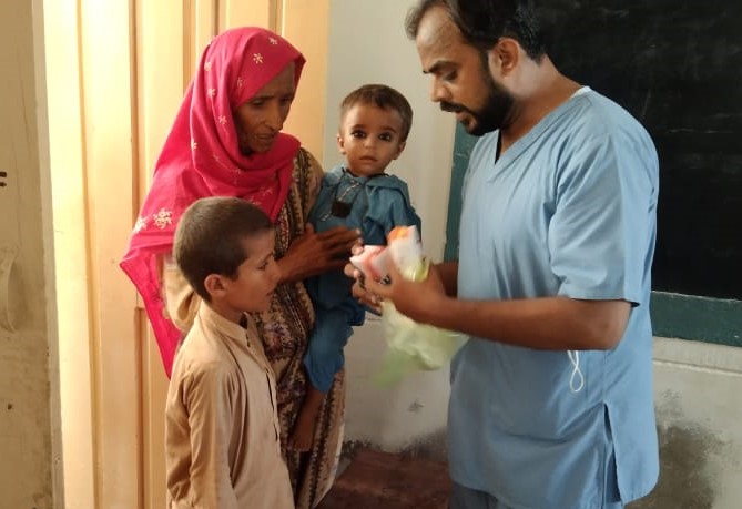 ChildLife held another #medicalcamp today in Shaheed Benazirabad District, #Sindh for #flood affected #children. Thousands of children still need #urgent medical #care. Help ChildLife continue saving more children.

Donate Now: bit.ly/3hBh9z5