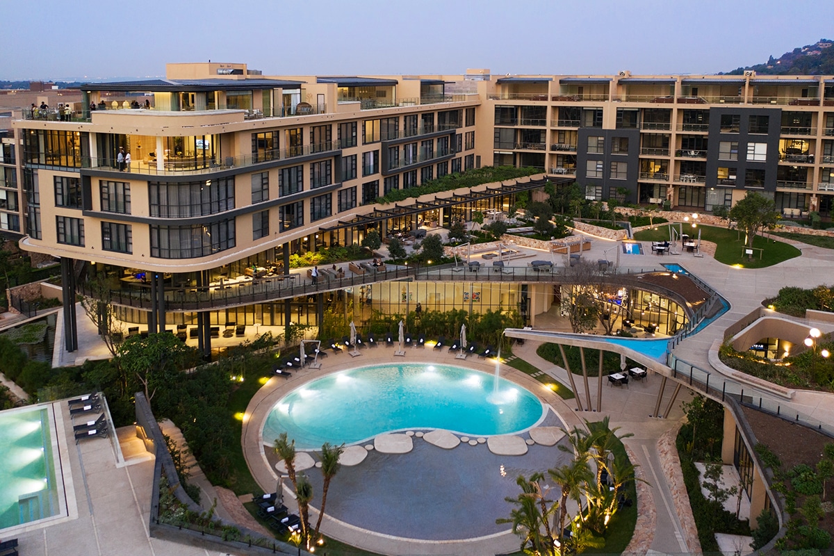 SAPlaces's tweet photo. Delivering resort living to the most discerning residents and travellers alike, providing a lifestyle destination to those who want to extract only the best Johannesburg has to offer. 
https://t.co/zbDEYLFJeA

#travel #traveling #accommodation #romantic #southernafricaplaces https://t.co/xDj6XVH5R8