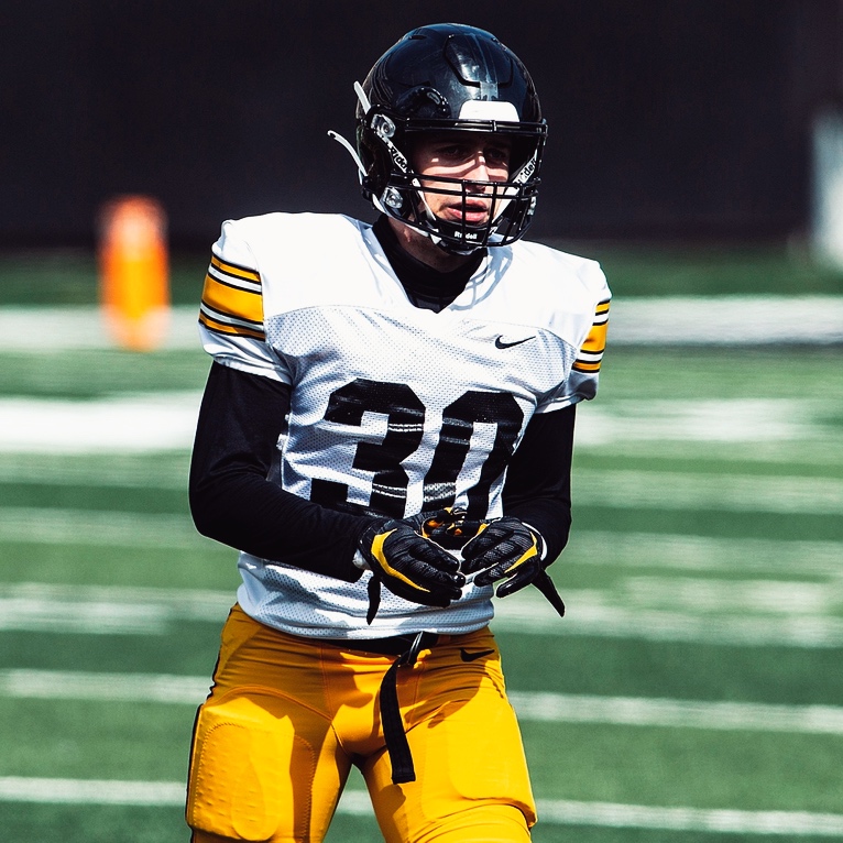 PFF_College's tweet photo. Big Ten defenders with the highest coverage grades from last week:
π Quinn Schulte: 89.3
π Jakorian Bennett: 85.6
π Joey Porter Jr: 82.0 https://t.co/WI1B9U3KkY