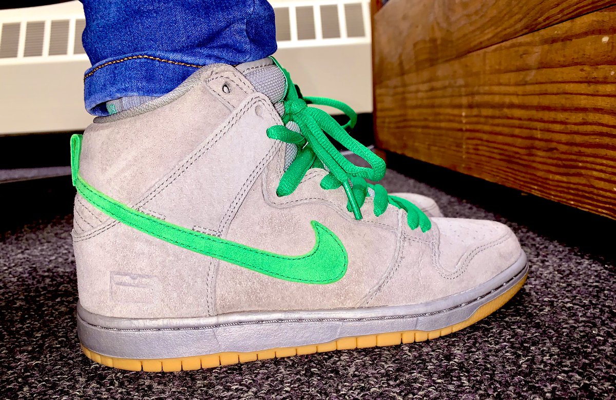 Feldmoney's tweet image. These joints go crazy.🔥#nikesb #dunkhigh #silverbox @ebaysneakers