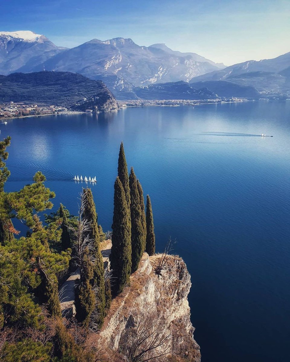 GardaOutdoors's tweet photo. Per la sua unicità sia naturalistica che storica, il #Ponale è uno dei più belli e conosciuti sentieri europei. Trekking e MTB, a ridosso e dentro la montagna, con lo sguardo che spazia dall’acqua alla roccia.
https://t.co/QbXqadZ17U https://t.co/5bKkR2RTV3