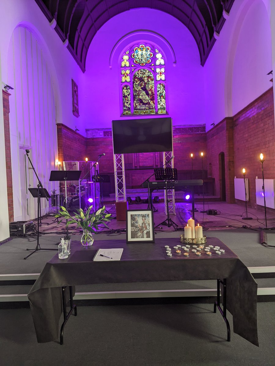 St James in the City is open today until 4pm for quiet prayer and reflection. We will then be gathering at 6pm tonight for a short service of prayer 
#QueenElizabeth #QueenElizabethII