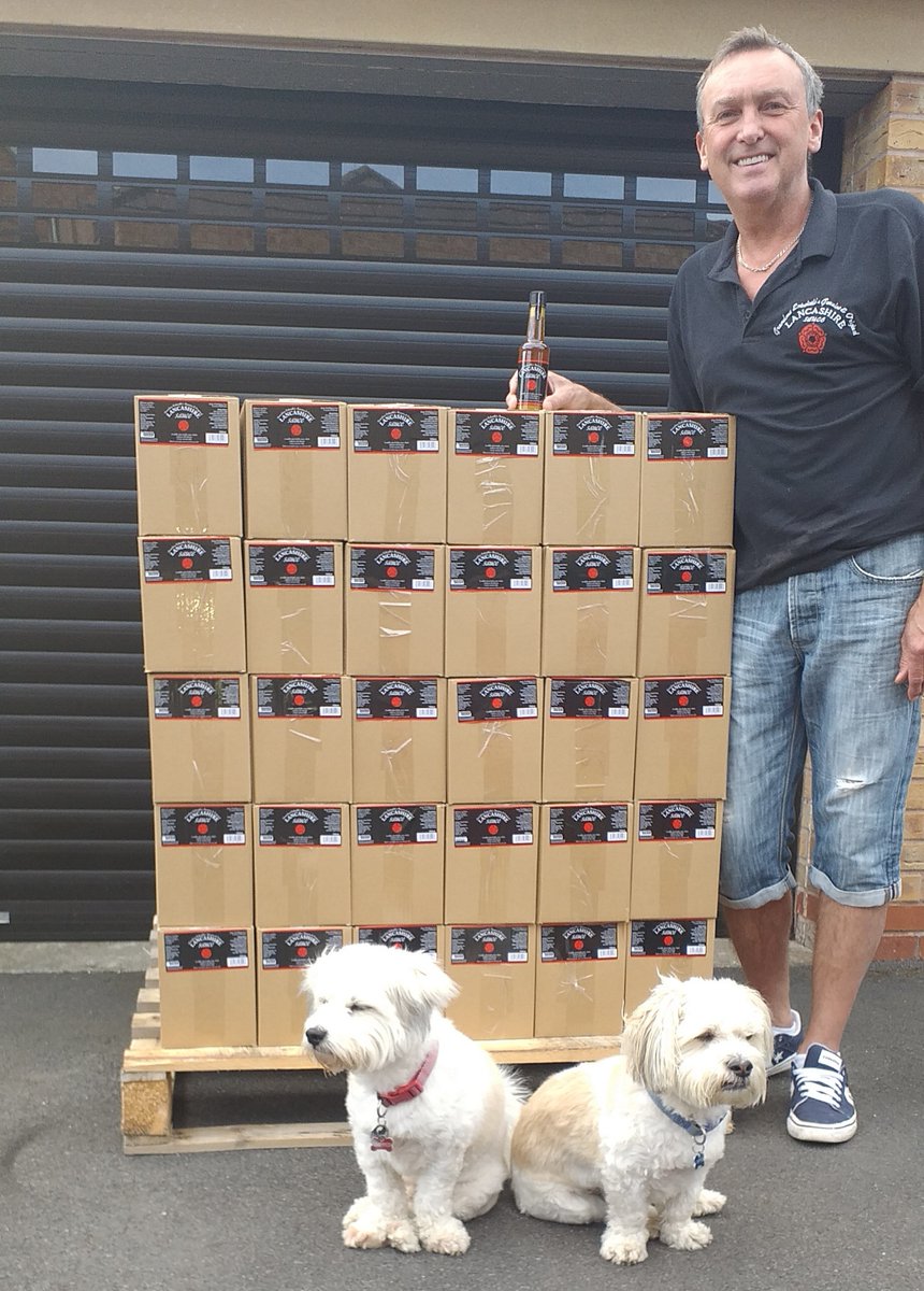 lancashiresauce's tweet photo. Our recent order bound for @fiddlerscrisps with a little help from Billy and Pippin #familybusiness #lancashirebusiness #LancsBusinessRT #doglover #dogsOnTwitter #worlddog #dogloversclub #petlovers https://t.co/JIiHzMyiWY