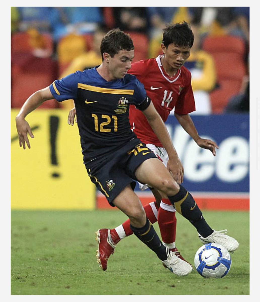 BFSCrypto's tweet photo. @Its_Shanen @AusKitNerd @Socceroos Thanks! When i first saw the kit in a game back in 2010, i knew i need to have it printed 😂 https://t.co/XYRBw4fACW