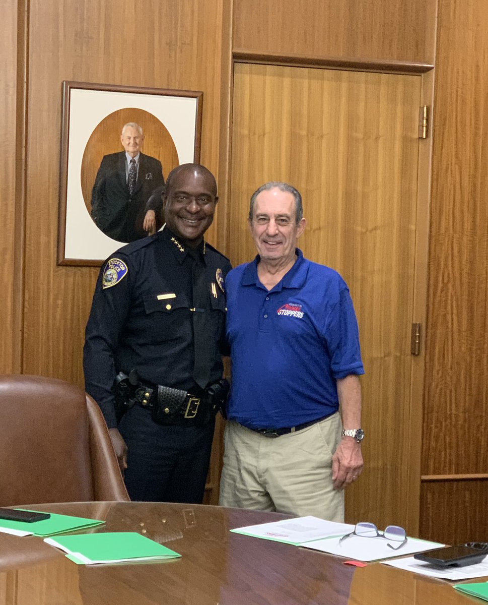 StocktonCrime's tweet photo. @StocktonPolice Chief McFadden with Chairman Andy. Thank you Chief for your continued efforts to be out in the community — we look forward to working with you to serve the people of Stockton! https://t.co/Z1lJZw7lkl