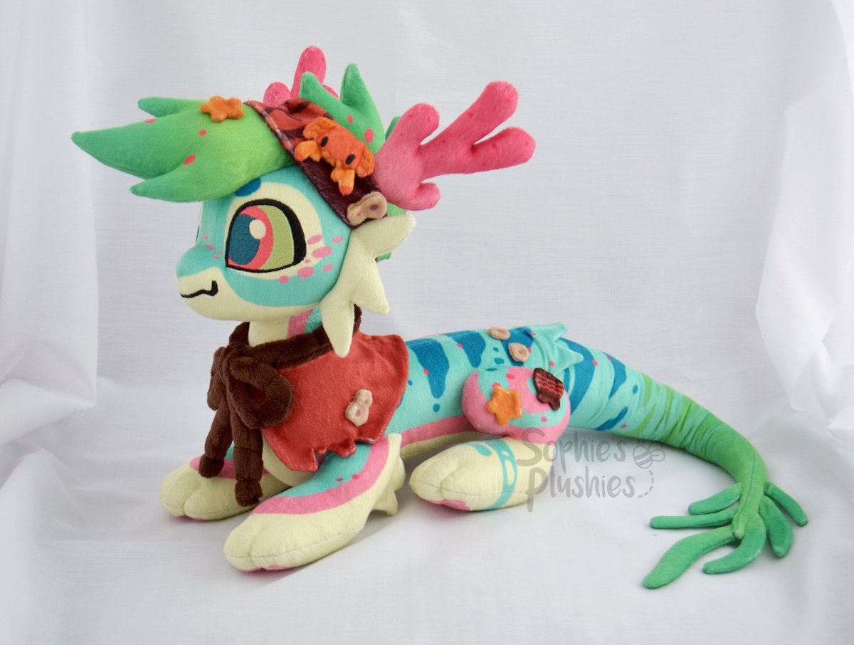 SophiesPlushies's tweet image. Finished photos for Luca! 🪸

I loved working on this one, he&apos;s made almost completely with Spoonflower&apos;s printed minky fabric (aside from the rope). The shawl is removable with velcro. #plush #plushie