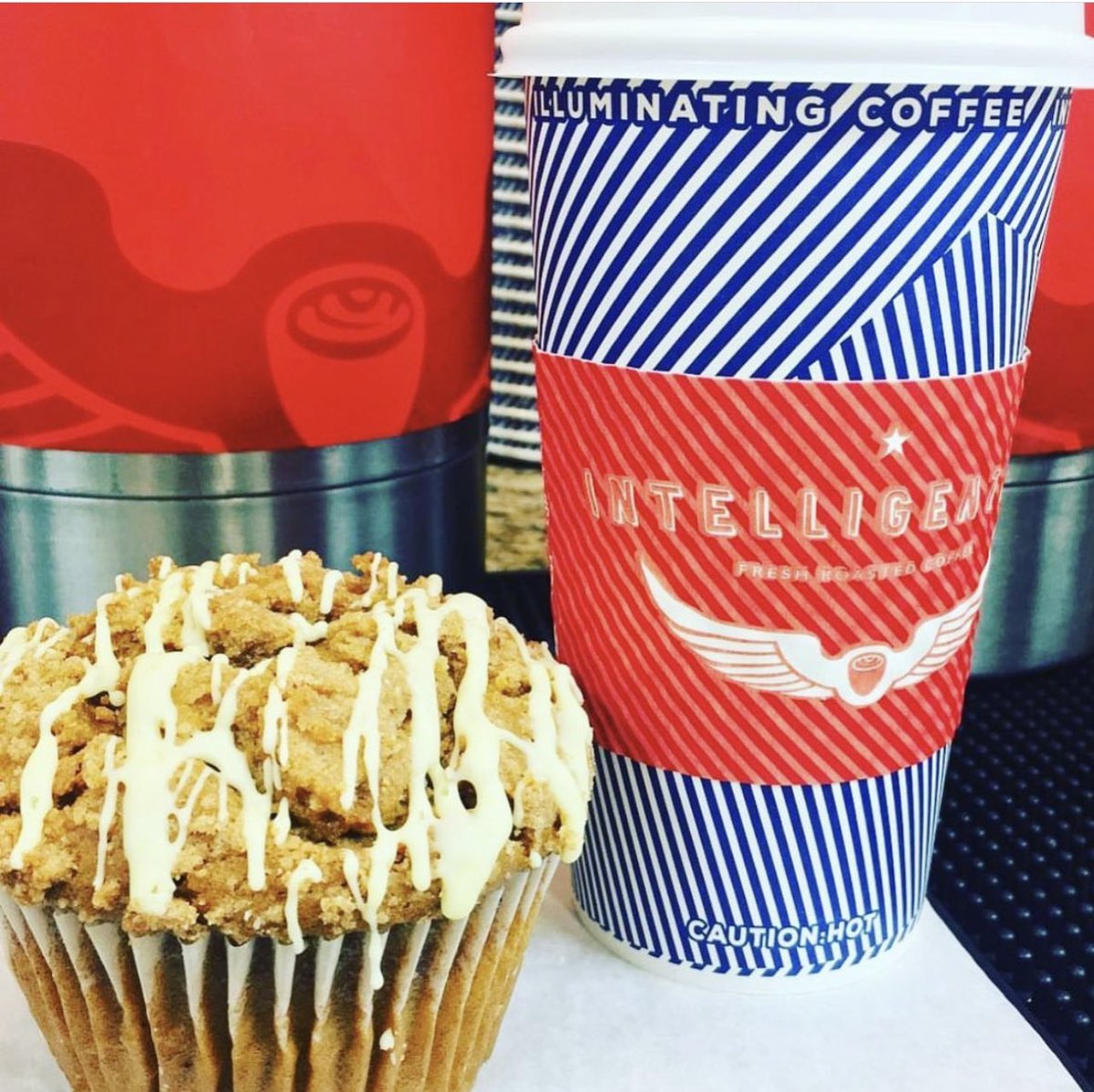 Rise &amp; Shine! It’s coffee time — drop by for yours and maybe even some yummy breakfast too! #southloopmarket 
.
.
.
#southloopchicago #southlooping #southloopfood #southloopbreakfast #shopslm #southloop #freshmarket #shoplocal #mercato