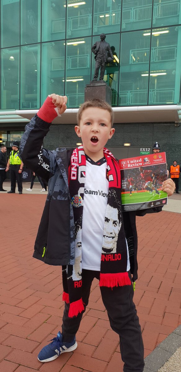 shellybobs23's tweet photo. Wasn't the result we wanted but Charlie had a great night celebrating his 8th birthday last night at @BoothferryPS @ManUtd_Es https://t.co/QQgk6BYpMp