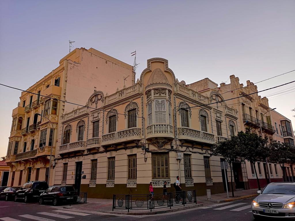 Finalizamos los @30edce con nuevos aprendizajes y contactos para nuestro GID #PensaTIC. ¡Gracias #Melilla! ¡Volvemos a <a href="/educasg_uva/">Facultad de Educación de Segovia</a>! ✈️