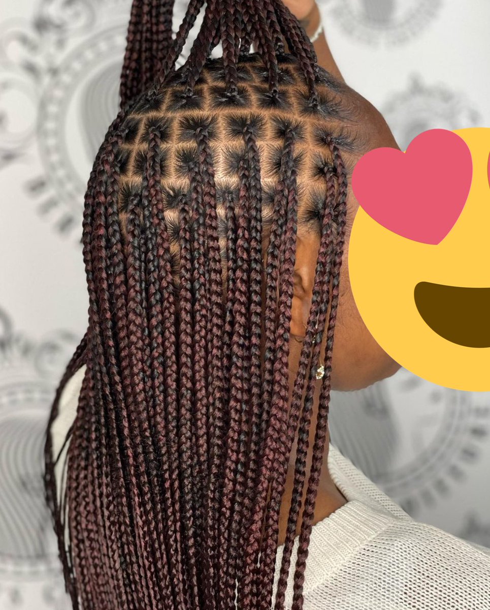 Ta_Coiffeuse's tweet photo. Bonjour 👋 

À qui le tour ? 
Knotless braids, une de mes coiffures préférées 🥰 
La promotion continue ,contactez nous au 655202152 / whatsapp :
https://t.co/9N1julnIKF
Bon début de week-end 
#clientesatisfaite 😊 https://t.co/ecTYCONtXI