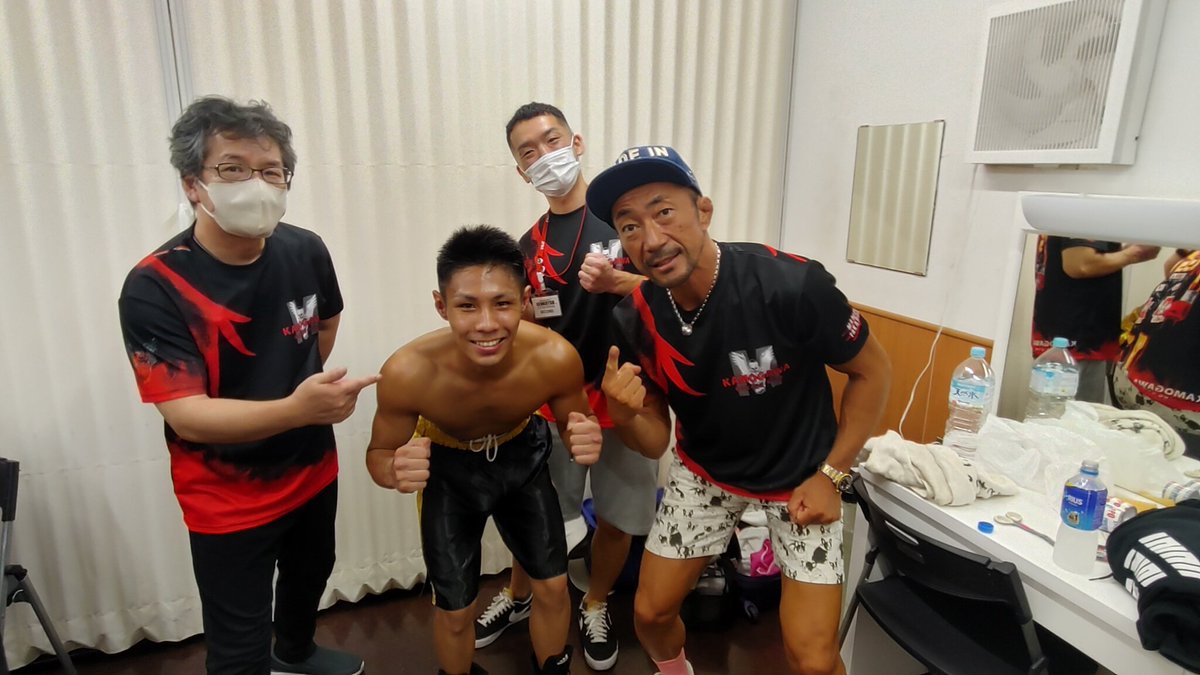 内山翔太選手１ラウンドＴＫＯ勝利!うれしい初勝利(⁠人⁠*⁠´⁠∀⁠｀⁠)⁠｡⁠*ﾟ⁠+
応援ありがとうございました!
<a href="/shota_boxer_18/">内山 翔太</a> 
@takuvoice0304
<a href="/JBSPORTSGYM/">山田武士</a> 
<a href="/WANPOWANWAN/">森川ジョージ</a>