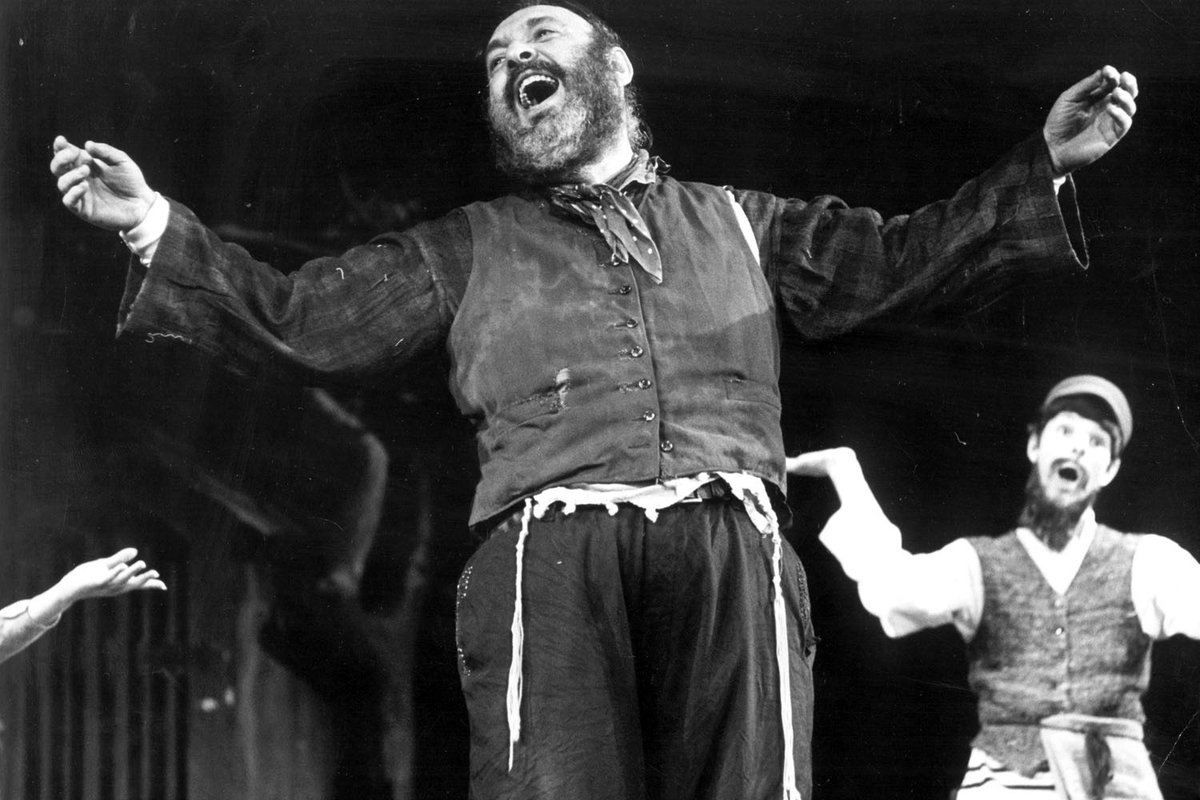 Stagey history time! 🎭

45 years ago this week, the great three-time Tony Award-winning actor #ZeroMostel passed away. Known for starring in the original casts of shows like "Fiddler of the Roof" and "A Funny Thing Happened On the Way to the Forum", he was a true legend!