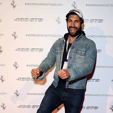 SchlockHorror's tweet photo. Yeah, #KayvanNovak who plays Nandor on #WhatWeDoInShadows is so fucking sexy and he is now my new crush. I’m not a fan of long hair, but he’s doing things for me in this show. It may also be the cute accent that he puts on. #Horror #Comedy https://t.co/9wnLP47nDf