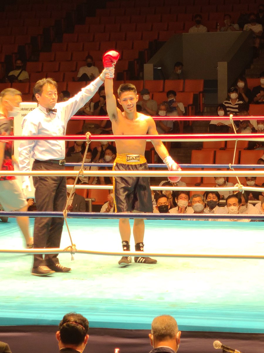 第2試合　Ｓ・フライ級４回戦　内山翔太（JB SPORTS）　岸波雄（Ｔ＆Ｔ）　内山初回ＴＫＯ勝ち。