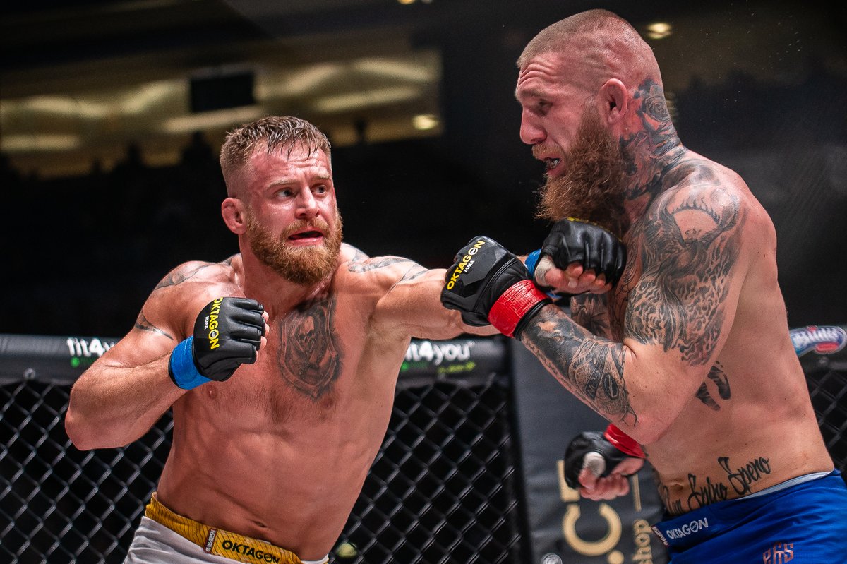 MonsterEnergyCZ's tweet photo. 🔥@OktagonOfficial se 17. září vrací do Brna s titulovým soubojem Kincl vs. Lohoré! 🔥Kdo se stane králem střední váhy?

Více informací o turnaji OKTAGON 35 plném domácích i zahraničních hvězd najdete zde: https://t.co/yFNi7RtFBD https://t.co/b2SFkpQSQq