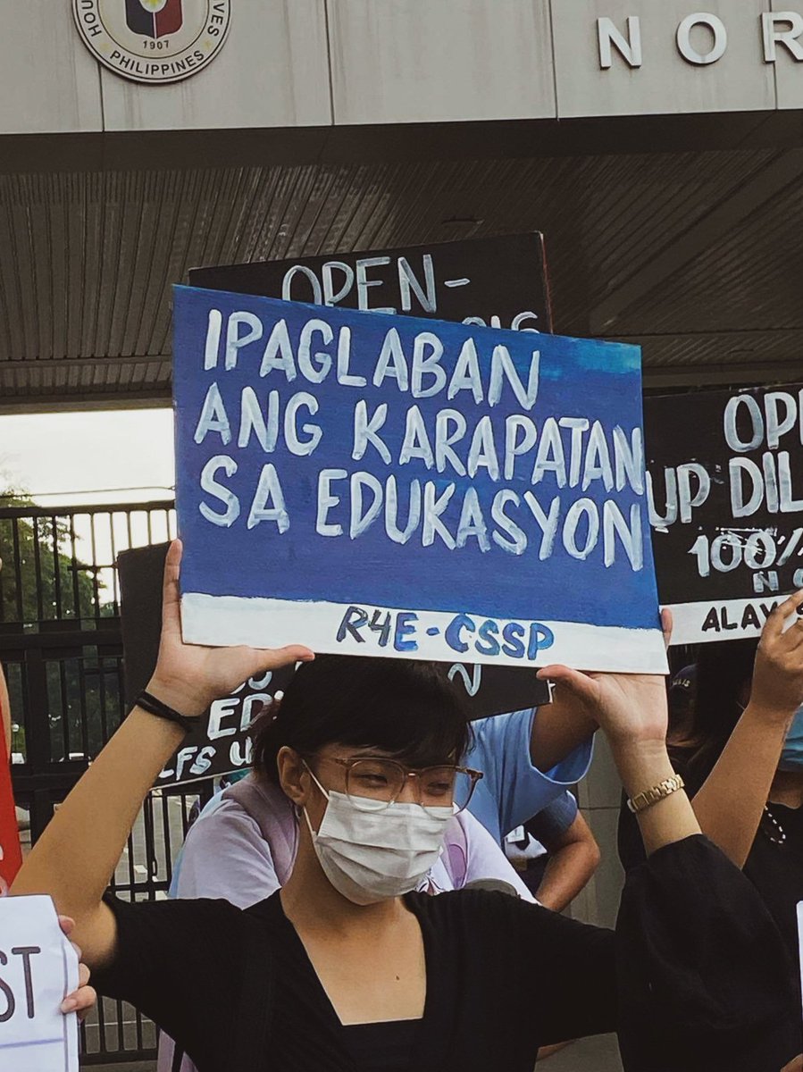 R4E_CSSP's tweet photo. TINGNAN: Nakiisa ang R4E-CSSP ngayong hapon sa pagkilos ng mga kabataan kasama ng ibang sektor sa tapat ng House of Representatives para kundenahin ang malakihang pagtapyas sa pondo ng edukasyon sa susunod na taon.

Kasabay ng mapayapang protesta ay dinumog ng mga 

1/n https://t.co/IzOrZNBMdy