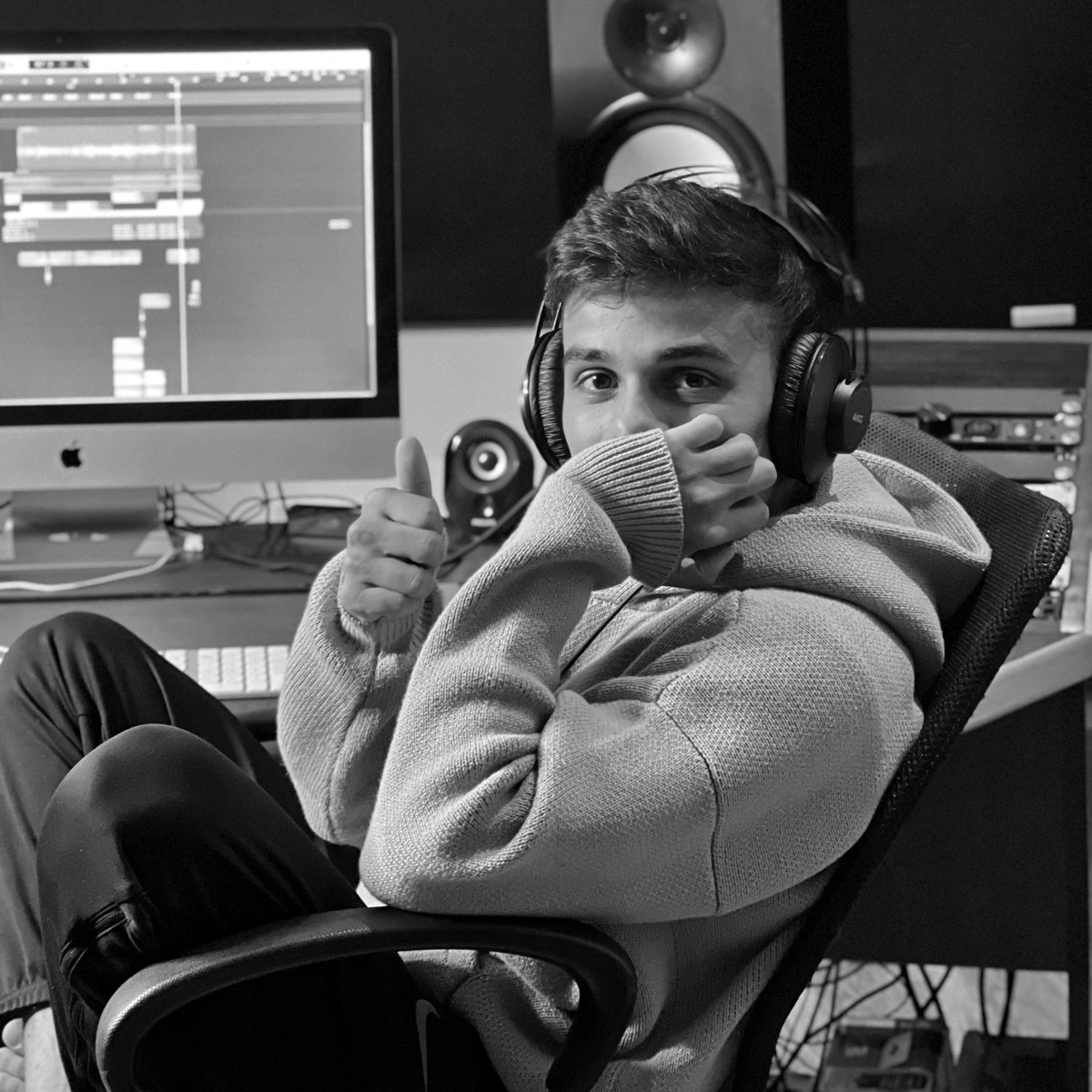 AnuvJain's tweet photo. This photo is my response to everyone asking me if the next song is ready… 👀⏳✨ https://t.co/AcIZmQ8B7T