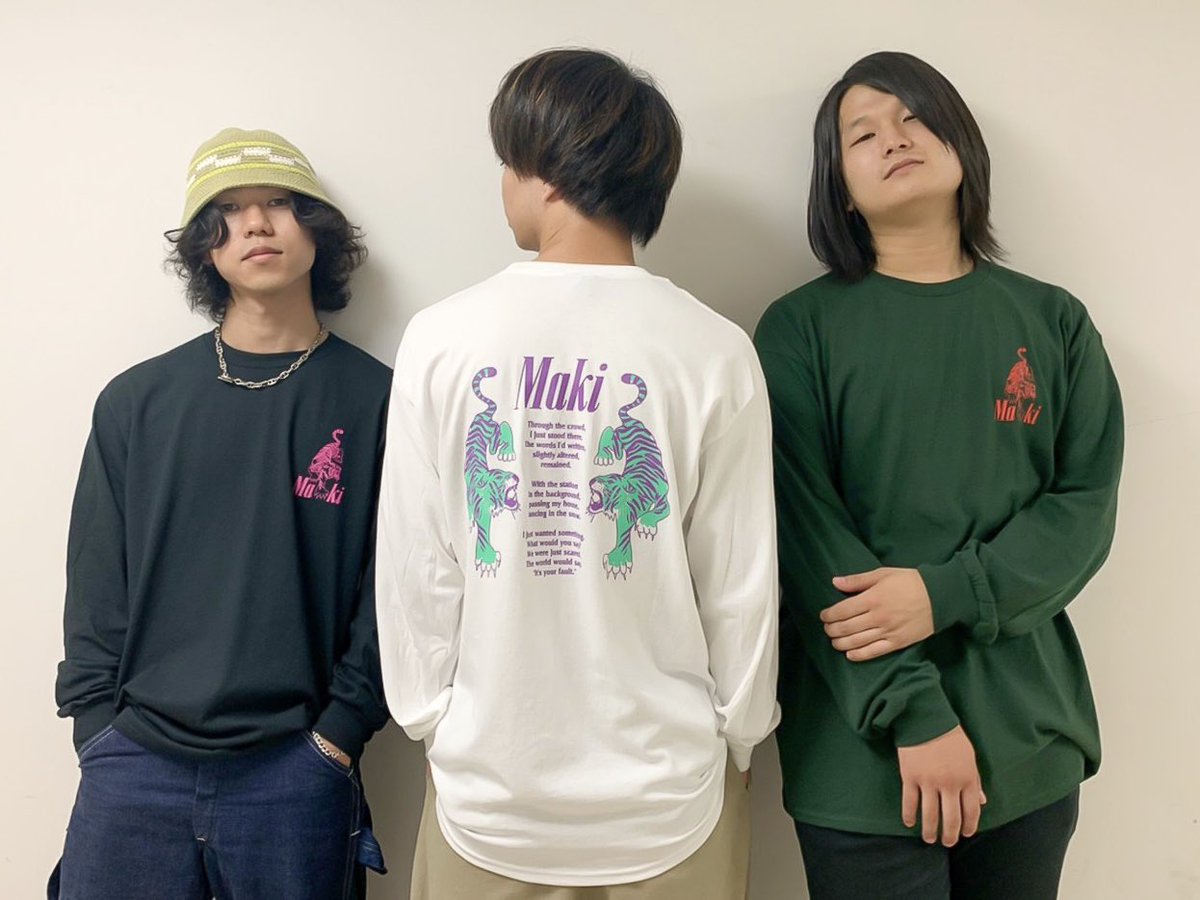 Maki ラグランt xl 新品未開封 tシャツ FcNCku_aIAIFl2t.jpg