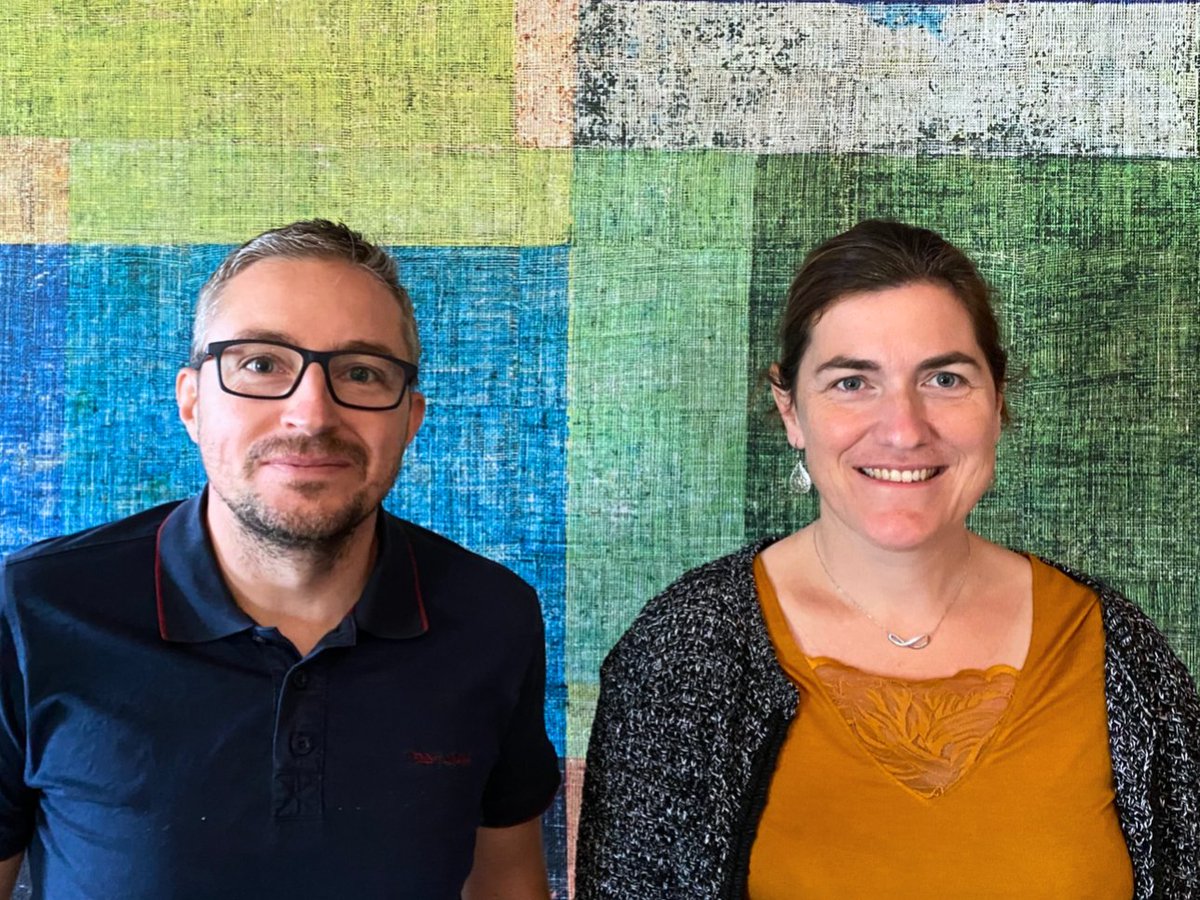 MBPack_fr's tweet photo. 🙋♀️ La team @MBPack_fr se renforce !
🙌 Nous avons le plaisir de vous annoncer l'arrivée de Mathilde Garnavault (ici à côté de Vincent Dalibard) en tant Responsable Administratif et Financier.
⛵ Bienvenue dans l'aventure !
#mbpack #recrutement #team #work #teamwork https://t.co/HQXJwOj3Mt