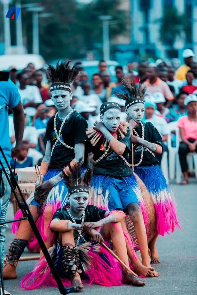 MinJSCBdi's tweet photo. Des performances culturelles continuent avant les cérémonies de cloture du Festival #JAMAFEST 2022 de la @jumuiya, ce 09 septembre 2022. https://t.co/WUbtVEuHMz