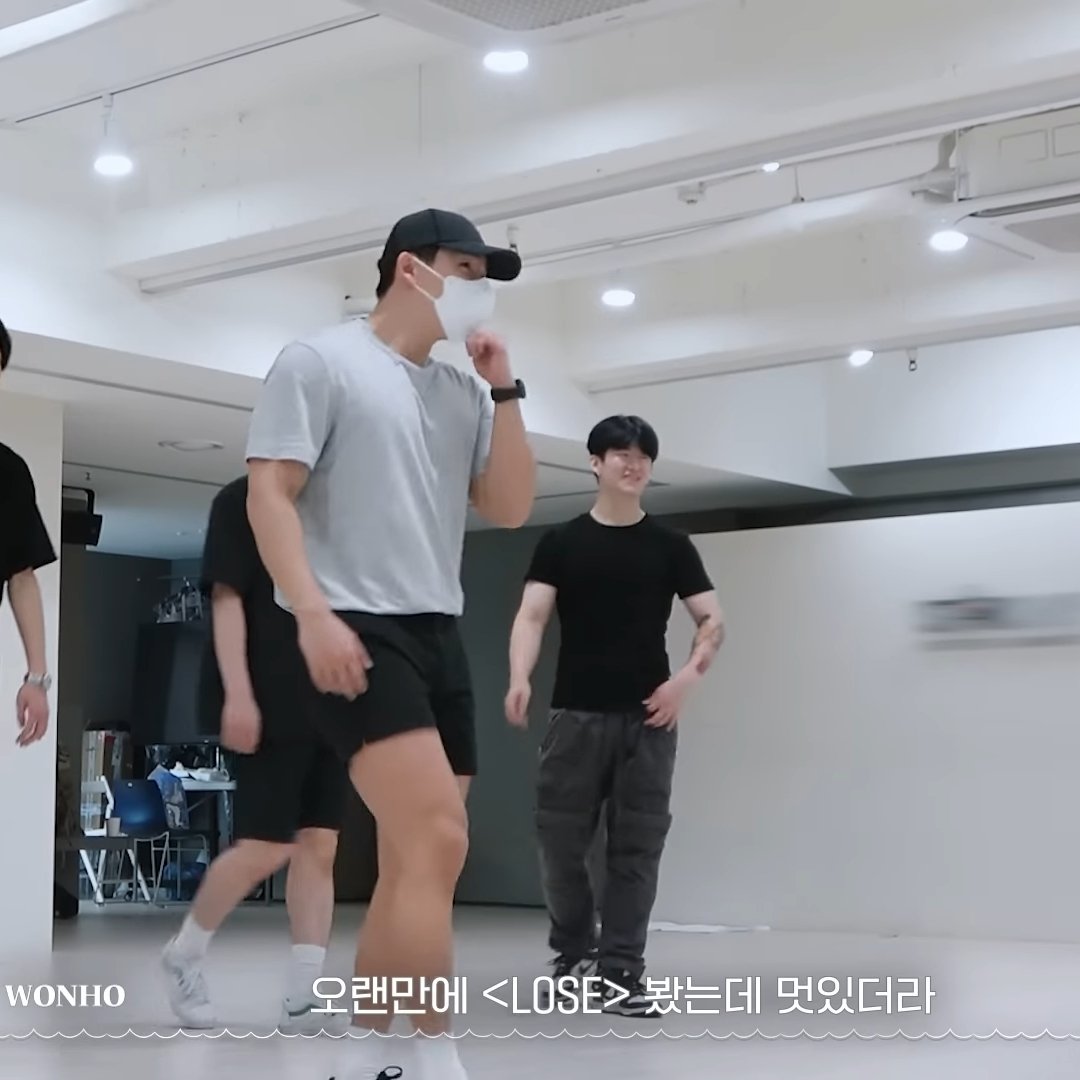 Onefineday_WH's tweet photo. 루즈‼‼‼‼‼
누가 썼는지 참 명곡이지 명곡이야
노래가 좋아가지고
#원호 #WONHO
#Love_Synonym #Right_for_Us
#Lose #WONHO_LOSE
@official__wonho https://t.co/GDGzkZ0ZSv