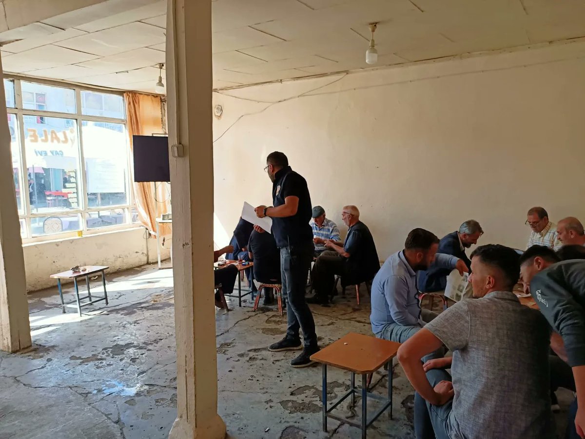 Kadına yönelik şiddetle mücadele kapsamında ilçe emniyet müdürlüğü ile koordineli olarak 250 adet Kadına El Kalkamaz broşürleri dagitilip konu ile alakali bilgilendirme yapildi.<a href="/deryayanikashb/">Derya Yanık</a> <a href="/tcailesosyal/">T.C. Aile ve Sosyal Hizmetler Bakanlığı</a> @AgriValilik <a href="/rhnbyrk/">Orhan BAYRAK</a> <a href="/vefacelik1975/">Vefa Çelik</a>