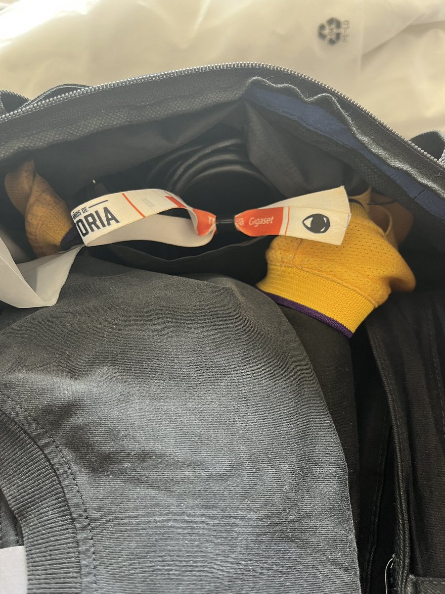 De esto que estas de vacaciones y abres la maleta y de un bolsillo sale esto, nostalgia. La verdad que vuelvo a tener ganas de castear algo. <a href="/x6tence/">x6tence</a>