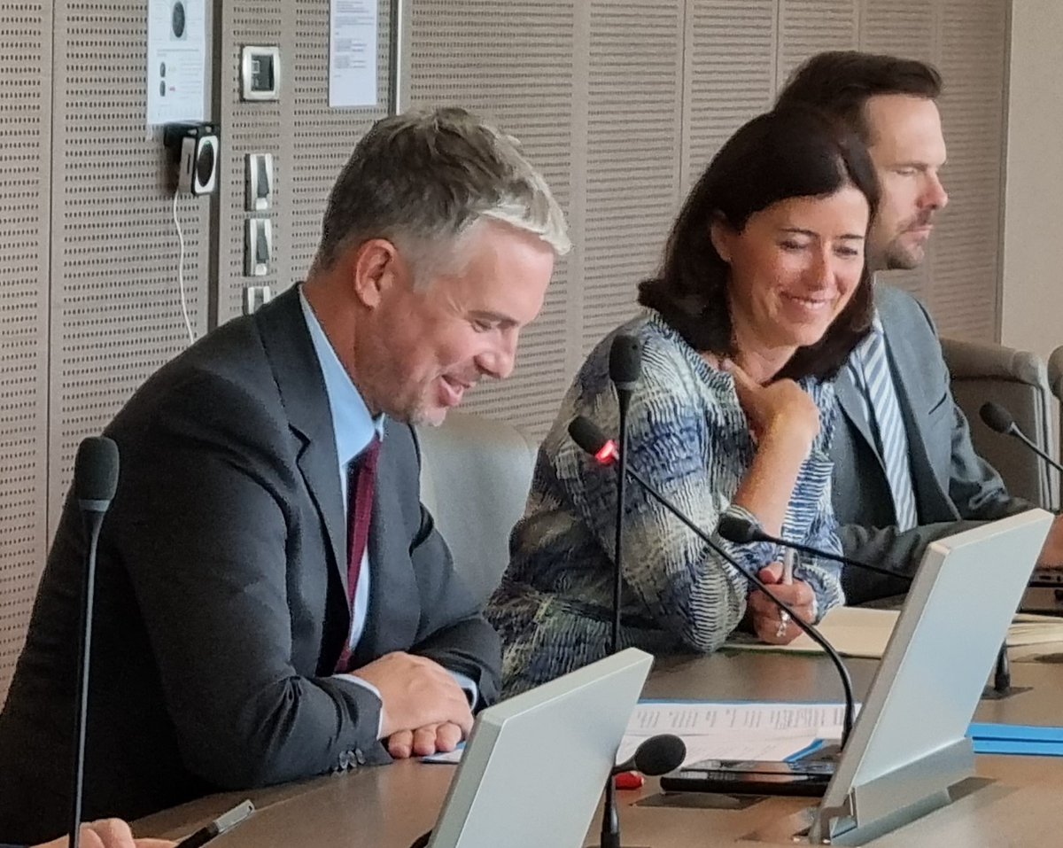 Delegpauvrete's tweet photo. "65% des Français se disent prêts à aider leurs voisins, leurs proches. Il y a une dynamique citoyenne, une vitalité des acteurs, associations, élus, entreprises à entretenir. Vous êtes présents sur le terrain pour faire le lien, je soutiens pleinement votre action". @JCCOMBE https://t.co/wdVKYCpGnx