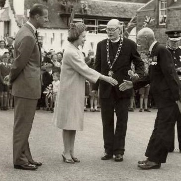 HistorylinksC's tweet photo. In memory of Her Majesty Queen Elizabeth II. A remarkable woman. https://t.co/f611fsvULD