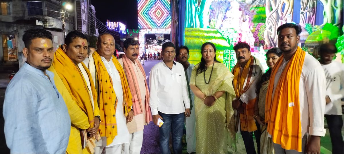 sikhar_naik's tweet photo. ତାଳଚେରର ପ୍ରସିଦ୍ଧ ଗଣେଶ ପୂଜା ଅବସରରେ କେନ୍ଦ୍ର ମନ୍ତ୍ରୀ ଧର୍ମେନ୍ଦ୍ର ପ୍ରଧାନ ଙ୍କ ଧର୍ମପତ୍ନୀ #ବିକାଶ__ଟ୍ରଷ୍ଟର ଅଧ୍ୟକ୍ଷା ତଥା #PMIT ର ଚେୟାରମ୍ୟାନ୍ #ଶ୍ରୀମତୀ #Mridula_Thakur ଙ୍କ ରାଜ୍ୟ ସମ୍ପାଦକ #କାଳନ୍ଦୀ_ସାମଲ ବରିଷ୍ଠ ନେତା #ଯଯାତି ପଟ୍ଟନାୟକ ଯୁବନେତା ତଥା ସମାଜସେବି #ବିଭୁତି_ସାହୂ ଯୁବନେତା #ମନୋଜ_ପ୍ରଧାନ https://t.co/wBS2joqsAO