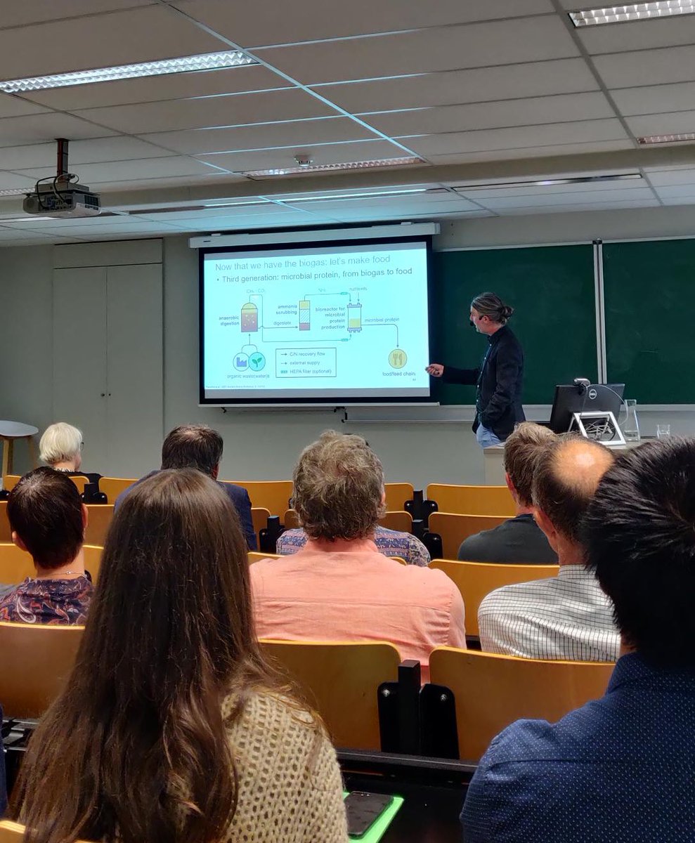 CMET_UGENT's tweet photo. Today is the inaugural lecture by new @CMET_UGENT professor dr. Ir. @JoDeVrieze on the architecture of microbial engineered ecosystems! #methane #archaea #methanogens #microbialprotein ๐ฆ #proudcolleagues https://t.co/z22HIrMdMm