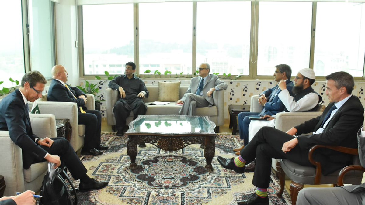 aamir_ibrahim01's tweet photo. Yesterday @Kaan_Terzioglu &amp; I apprised govt stakeholders on telecom sector concerns &amp; @jazzpk flood relief efforts. We reiterated that transparency, policy consistency, collaborative regulatory approach,level playing field will help telcos contribute more to economy/social causes https://t.co/SgQr7bgaOa