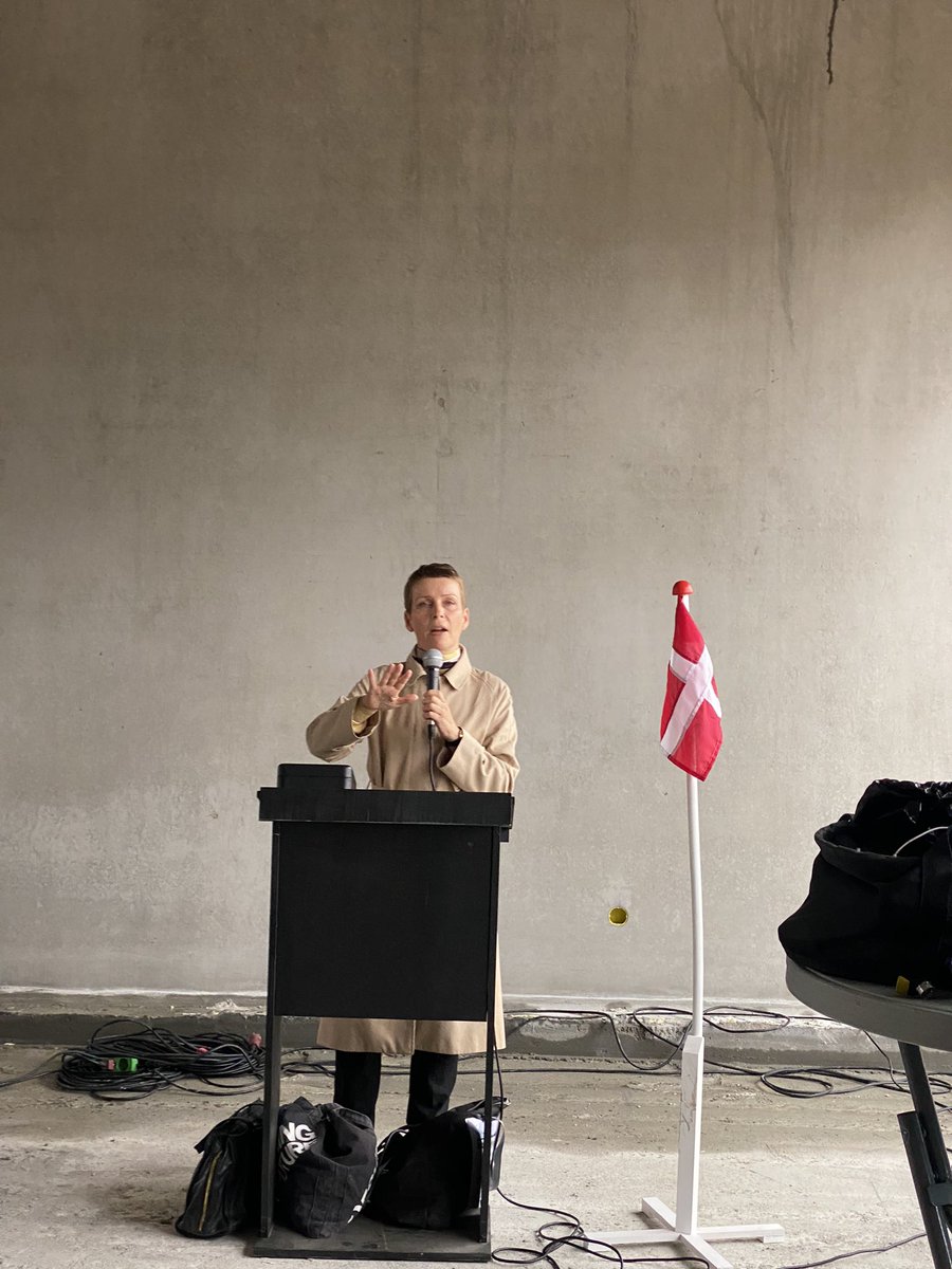 Det nye <a href="/djmx/">れい</a> Et uddannelseshus fyldt med originalitet, udsyn og tæt på virkeligheden er ved at danne form  i Ørestaden. Skønne taler, bl.a af <a href="/LeaKorsgaard/">Lea Korsgaard</a> og <a href="/JulieSommerlund/">Julie Sommerlund</a> ved grundstensnedlæggelsen på Grønjordsvej. Det tegner godt #uddpol #dkmedier