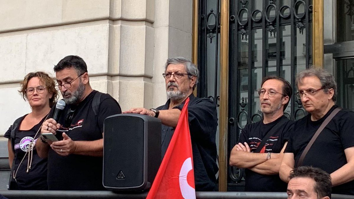 CGTEXTEL's tweet photo. ✊🏿 Ayer, tuvo lugar una concentración en Zaragoza para denunciar la persecución sindical de @Opel contra la #CGT que se ha materializado con el despido de nuestro compañero César, Secretario General de @CGTARAGON. 

Toda nuestra solidaridad ✊🏿

#CesarReadmision https://t.co/RbEwwLF5Zj