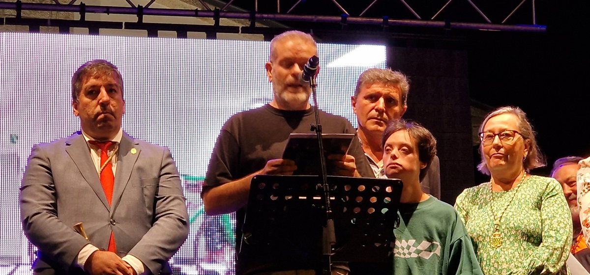 PSOE_Galapagar's tweet photo. Magnifico inicio de las Fiestas de #Galapagar en honor del Santísimo Cristo de las Mercedes! https://t.co/KAHBSlHOJQ