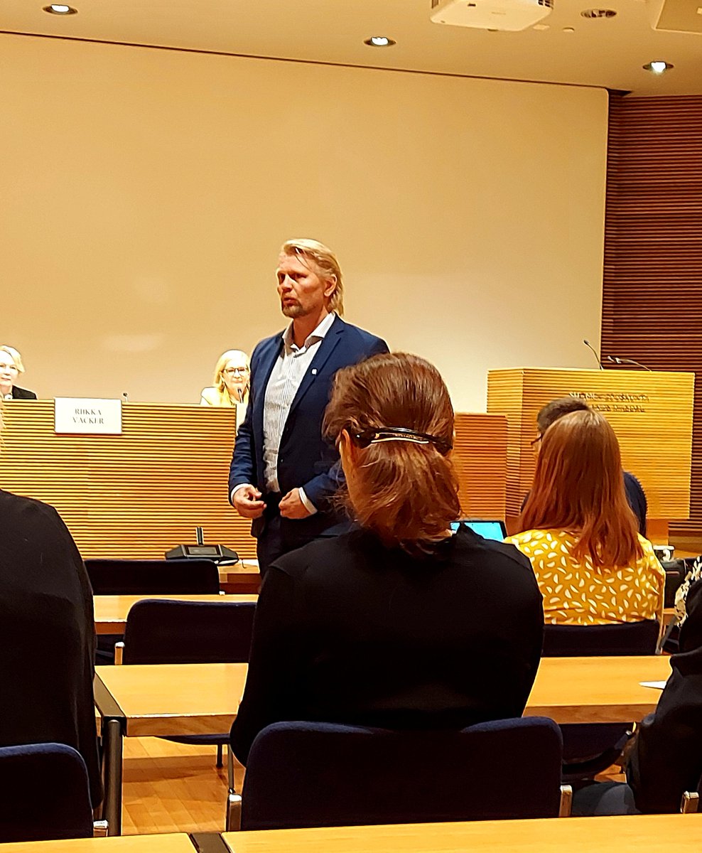 NeuvonenSatu's tweet photo. @TAKKTampere ja muut ammatillisen koulutuksen toimijat tänään eduskunnassa tapaamassa #sivistysvaliokunta edustajia. Teemana #laatu ja #ammatillinenkoulutus kehittäminen. Kiitos puheenjohtaja @paularisikko, @markoasell ja muut kansanedustajat kuuntelemisesta 😃! https://t.co/ayER9rpJSd