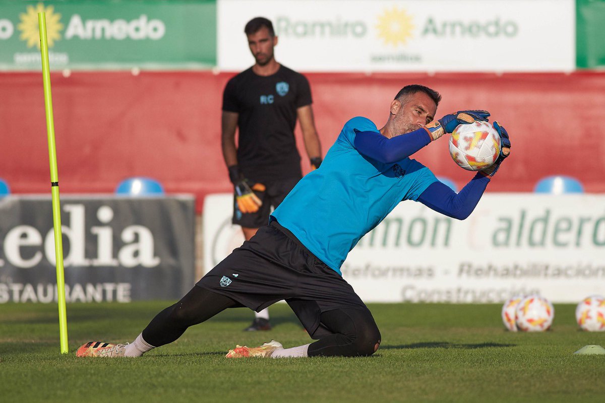 ⚽ 𝑷 𝑶 𝑹 𝑻 𝑬 𝑹 𝑨 𝒁 𝑶 𝑺 ⚽

<a href="/miguel13mart/">miguel martinez</a>
<a href="/AntonioValera17/">V A L E R A</a>

#ciudadrojilla